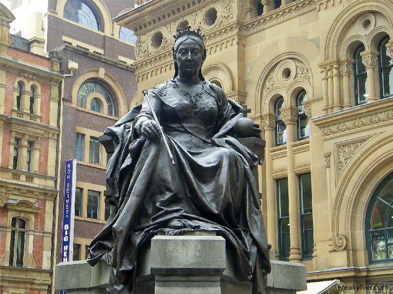 Queen Victoria Statue