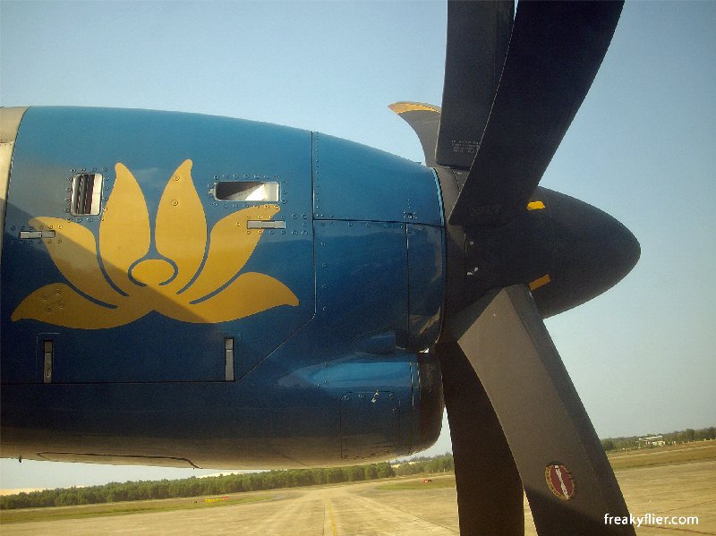 Vietnam Airlines ATR72-500 left Turboprop