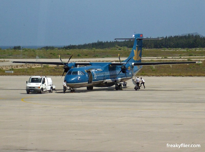 A Vietnam AIrlines ATR72-500 (Picture taken at Nha Trang Airport)