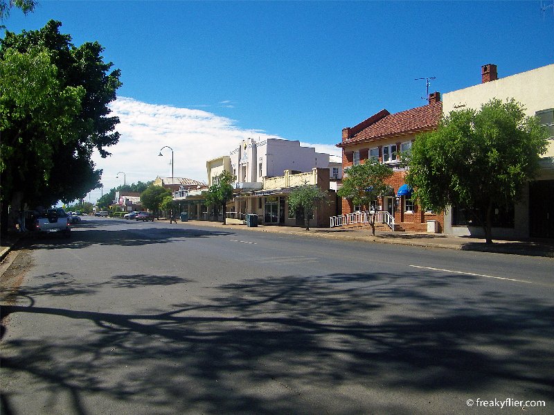 Pangee Street, the main street of Nyngan