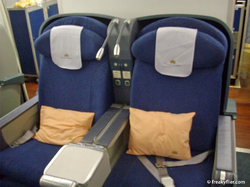 Seats 4C and 4D, last row of the centre section on Vietnam Airlines