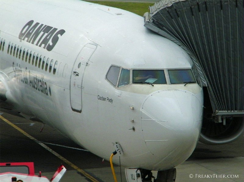 Qantas Boeing 737-800, VH-VXJ - Coober Pedy