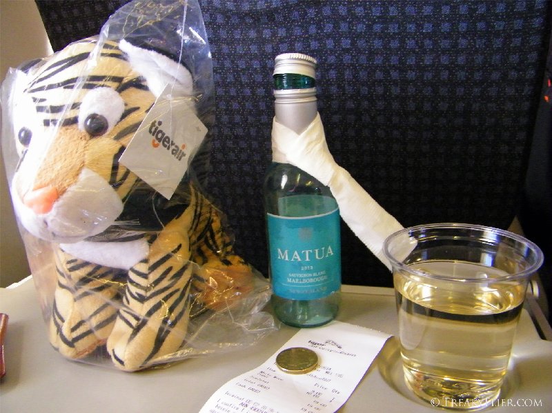 Toby the tiger and a Matua Sauvignon Blanc