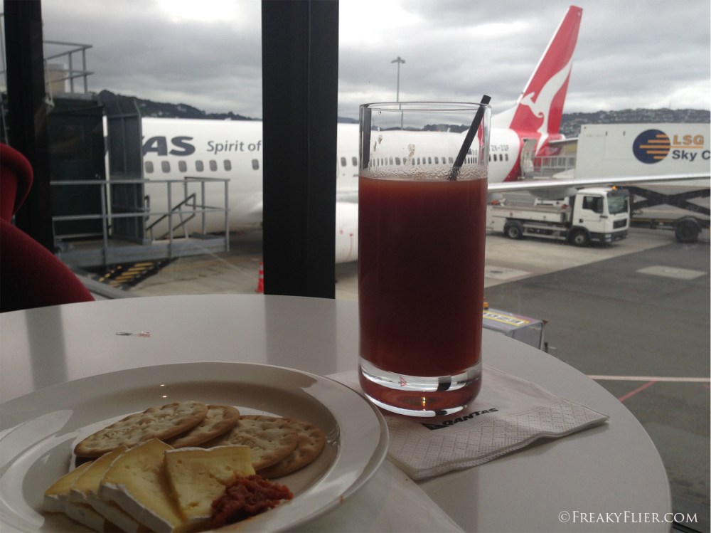 Last drinks with camembert and quince paste at the QantasClub Wellington