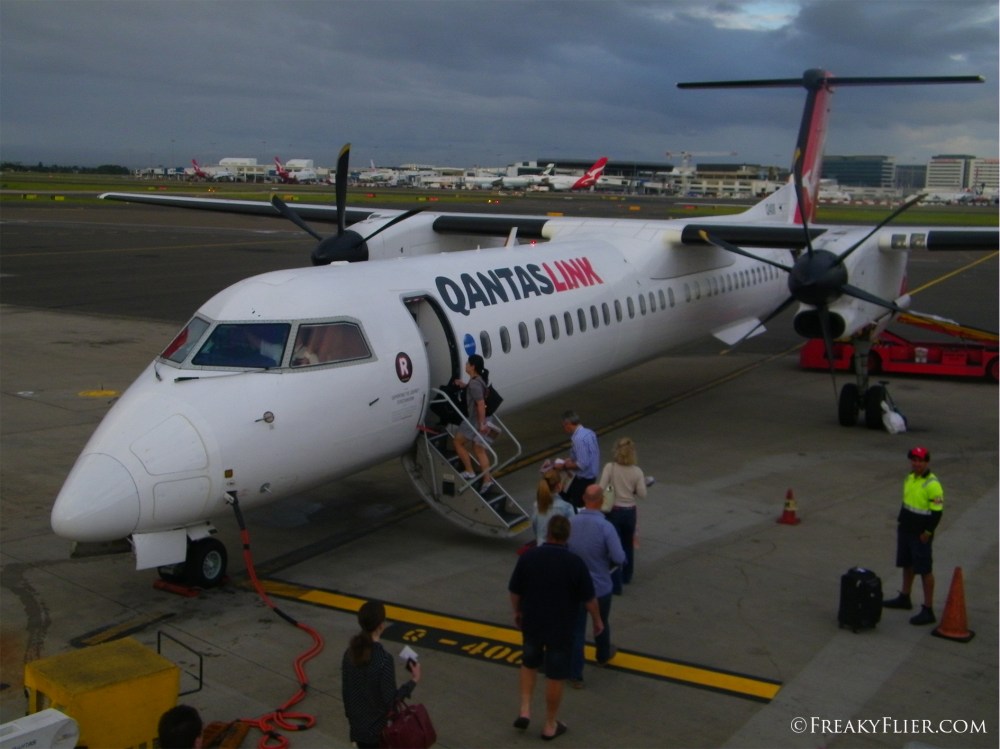 Early morning departure from Sydney onboard QantasLink Dash 8 Q400