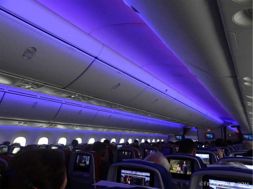 Boeing 787-9 Dreamliner LED lighting